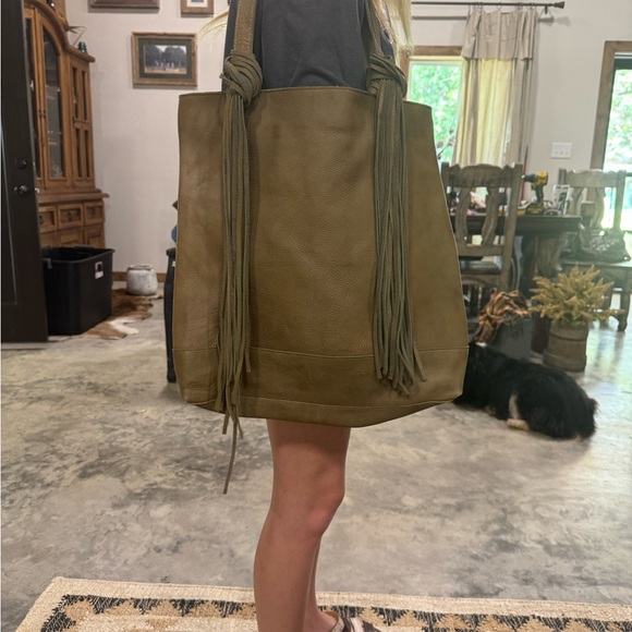 American Darling Green Fringe Tote Bag - Picture 4 of 4